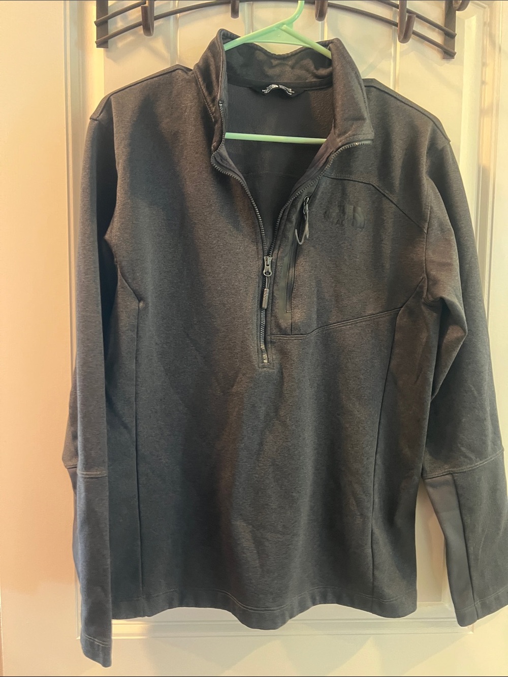 The North Face Men's Charcoal Gray Quarter-Zip Pullover